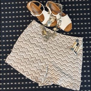 Anthropologie Cartonnier Shorts zig zag print Sz 6